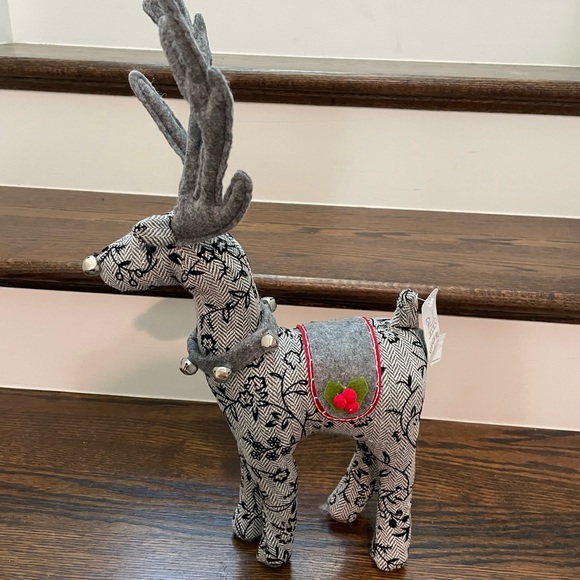 SLEIGH HILL 2022 CHRISTMAS/ HOLIDAY REINDEER - Picture 5 of 8